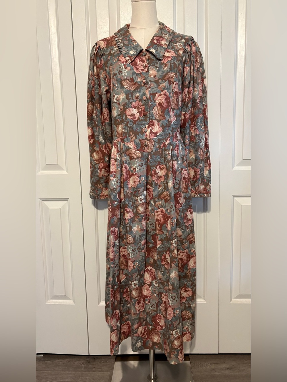 Vintage 1980’s LAURA ASHLEY Rose and Sage Floral Long Sleeve Midi Dress, Size 12
